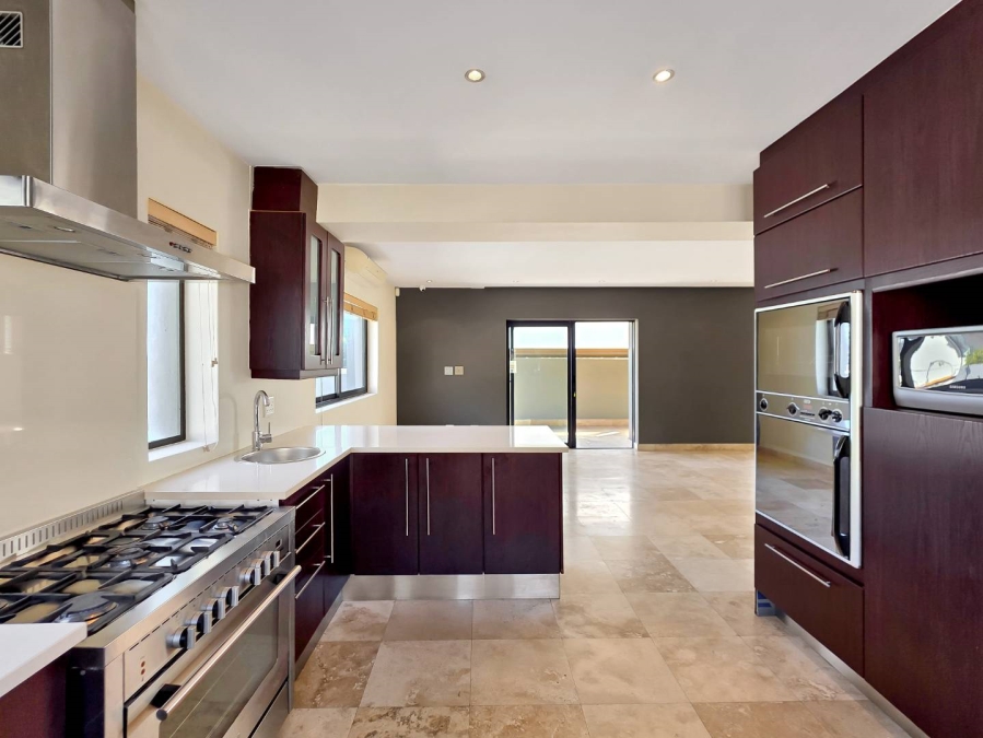 3 Bedroom Property for Sale in Fresnaye Western Cape
